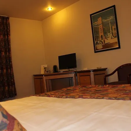 Logis Le Relais De Fusies 3* Lacaune