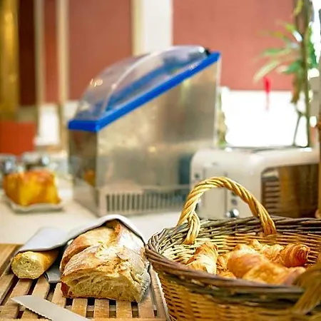Logis Le Relais De Fusies 3* Lacaune