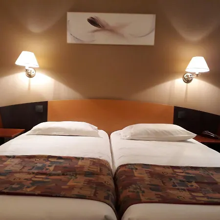 Logis Le Relais De Fusies ラコーヌ