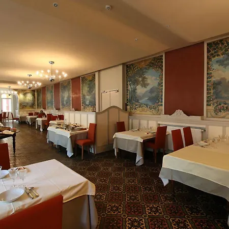 Logis Le Relais De Fusies 3* Lacaune