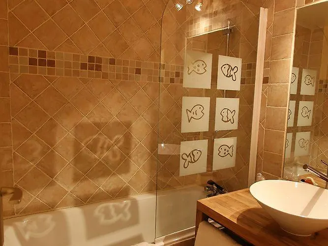 Logis Le Relais De Fusies 3* ラコーヌ